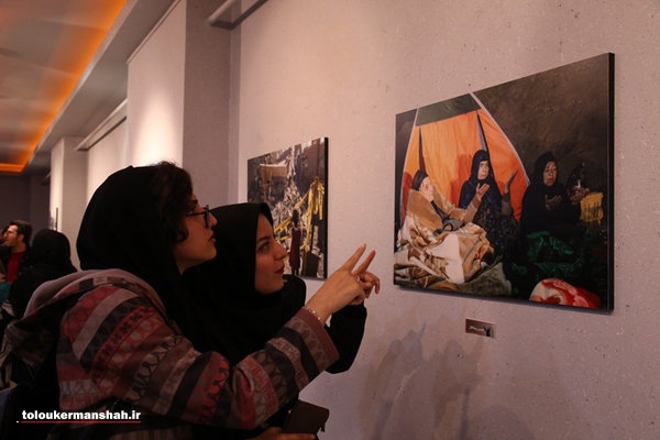 نمایشگاه عکس مستند زلزله‌ کرمانشاه تا دوم بهمن ماه تمدید شد