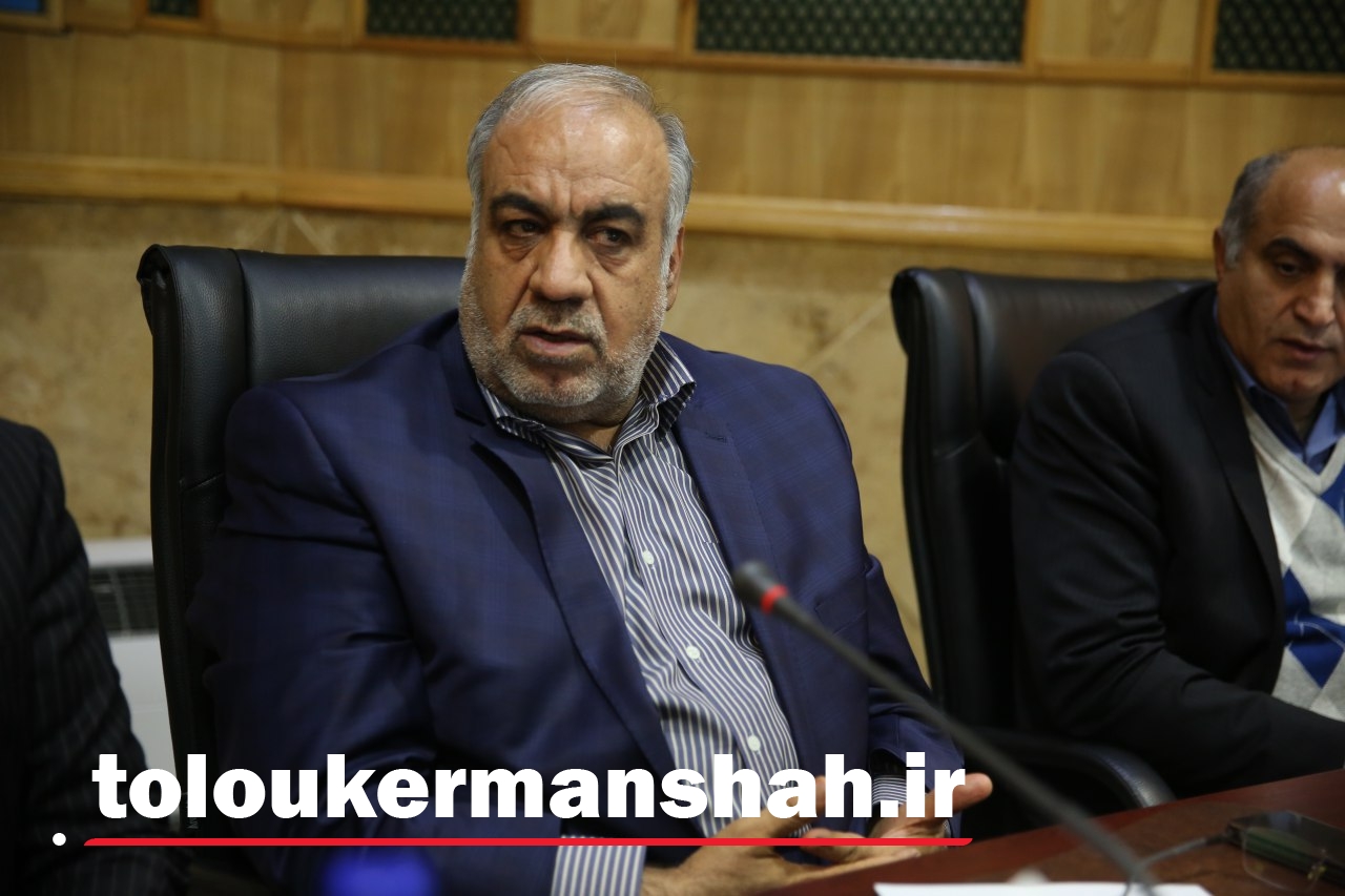 موافقت رهبری با کمک ۳۰۰ میلیون دلاری به مناطق زلزله زده کرمانشاه