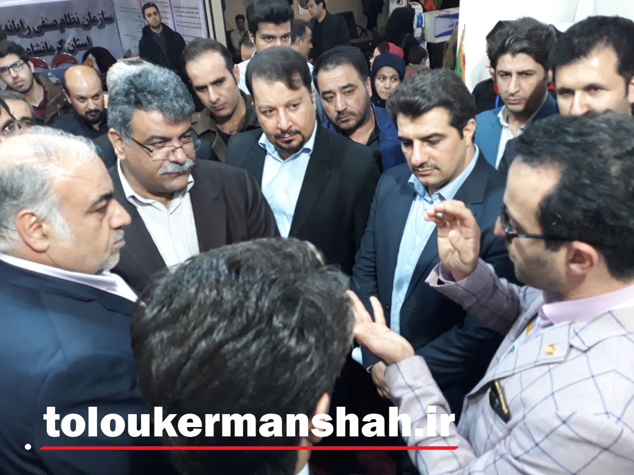 استاندار و شهردار کرمانشاه از نمایشگاه الکامپ بازدید کردند