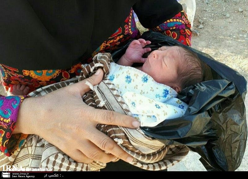 نوزاد پیدا شده در کرمانشاه به شیرخوارگاه منتقل شد