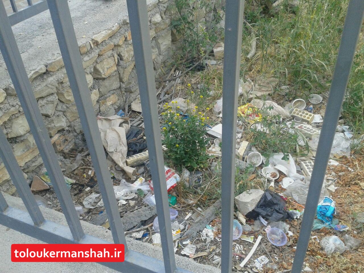 بی تفاوتی معاونت خدمات شهری شهرداری کرمانشاه؛ نسبت به مشکلات شهر! +عکس