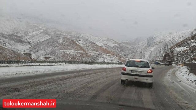 برف و باران در جاده‌های ٢۵ استان