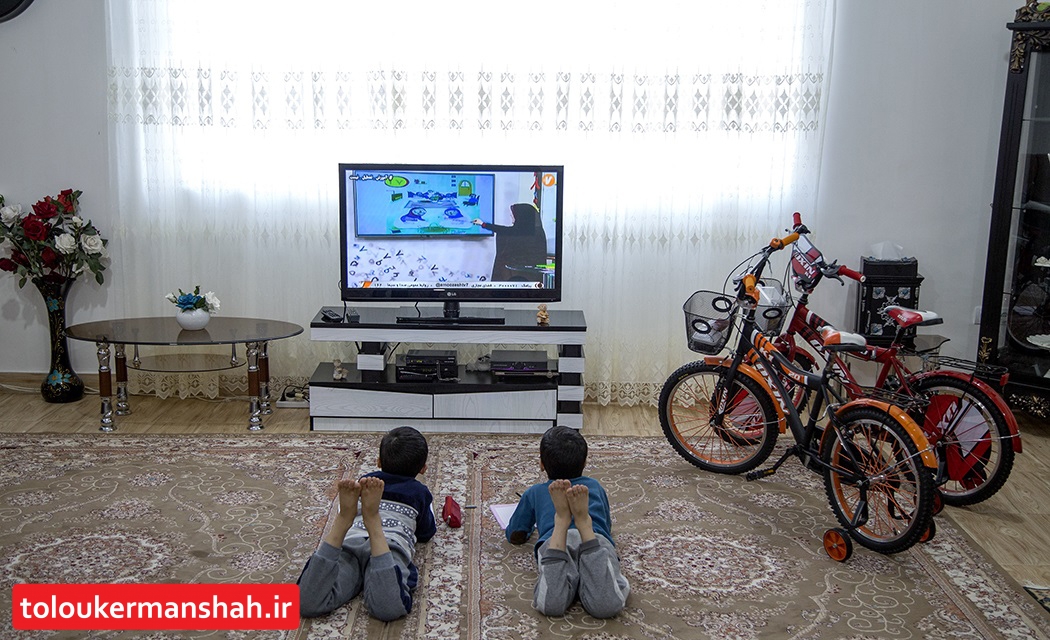 مدرسه تلویزیونی ایران، دوشنبه ۱۹مهر