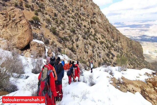 تلاش برای انتقال پیکر کوهنورد کرمانشاهی از ارتفاعات “پرآو”