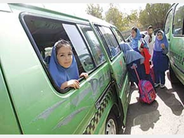 تاخیر در اعلام قیمت مصوب و آشفته بازار سرویس مدارس در کرمانشاه