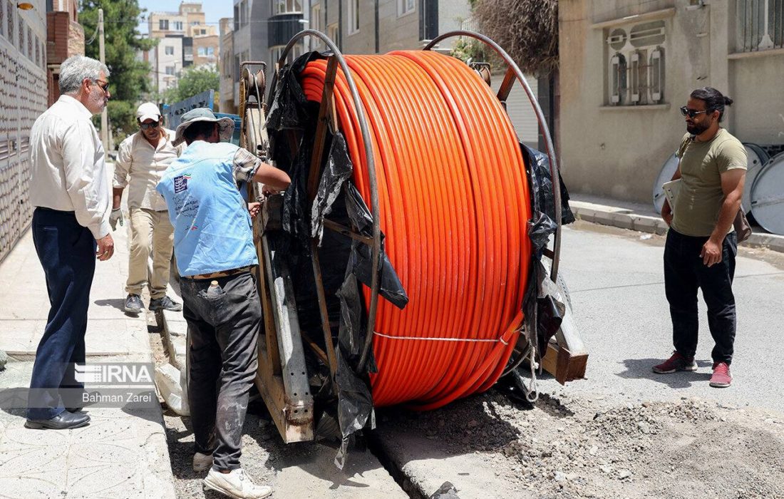 تجهیز ۴۱۰۰ مشترک خانگی و ۱۰۰ مرکز تجاری و اداری به اینترنت فیبر نوری