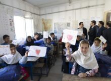 بانک صادرات کرمانشاه؛ همراه همیشگی مردم در مناطق محروم/از حمایت تحصیلی کودکان روستاهای دورافتاده تا آزادسازی زندانیان نیازمند