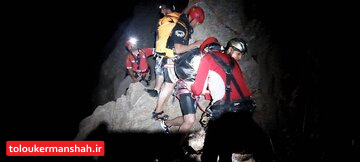 امدادگران هلالاحمر ۷ کارگر گرفتار در ارتفاعات دربند صحنه را نجات دادند