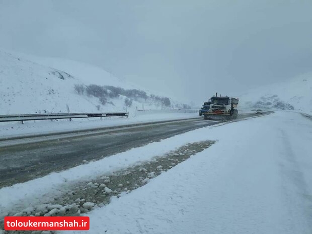 برفروبی ۳۰۰ محور روستایی در کرمانشاه