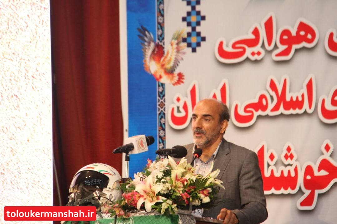 امیر خلبان فرج الله براتپور الگوی جوانان ایران اسلامی است