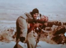 بازتاب مجازی کسترده تصویری تاثیرگذار از پدر سامان صیدی (محکوم به اعدام) در جبهه جنگ با عراق