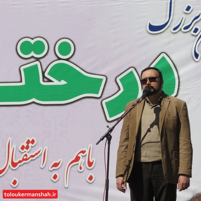 کرمانشاه کمبود “فضای سبز” دارد/ ۳۱۶ هکتار از اراضی جنوب شهر درختکاری میشود
