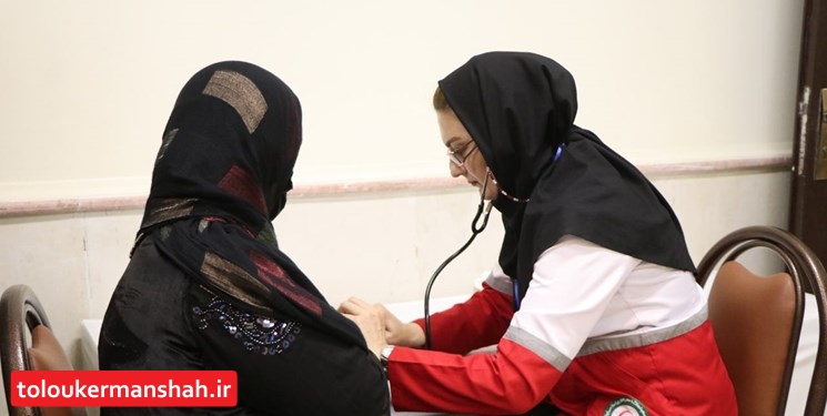 معاینه ۹۹۰ زائر حج تمتع توسط هلال احمر کرمانشاه