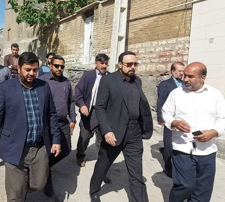 آقاجان رنگ و بوی محله گرفت/ خانه های مخروبه تخریب می شوند