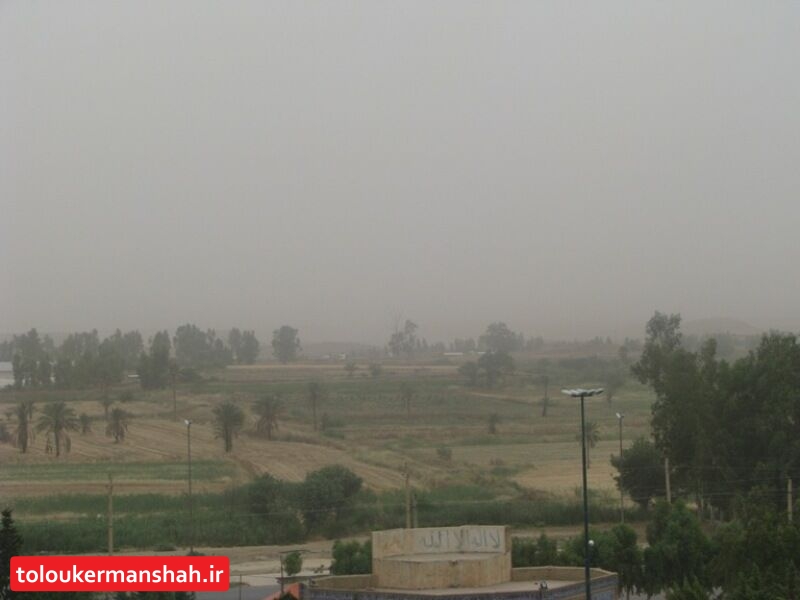گرد و خاک برای دومین روز دید افقی قصرشیرین را کاهش داد