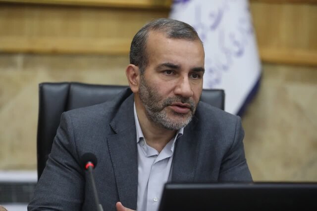 برخی شوراها موجب کُندی امور شهر شده‌اند