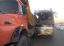 برخورد مینی‌بوس و کامیون در بلوار شهید سرابیان کرمانشاه با چهار مصدوم