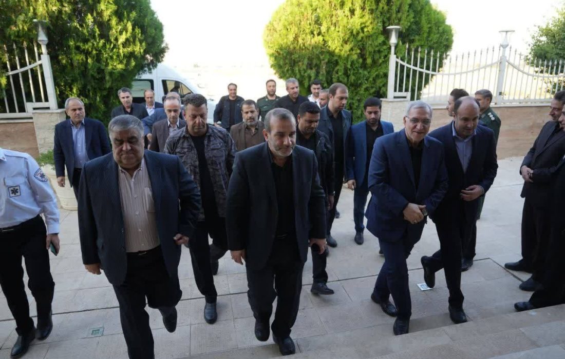 وزیر بهداشت وارد کرمانشاه شد