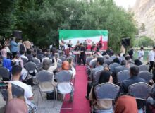 پایان رویداد بین‌المللی چوب در کرمانشاه / هنرمندان ایرانی و چینی ۱۶ اثر خلق کردند