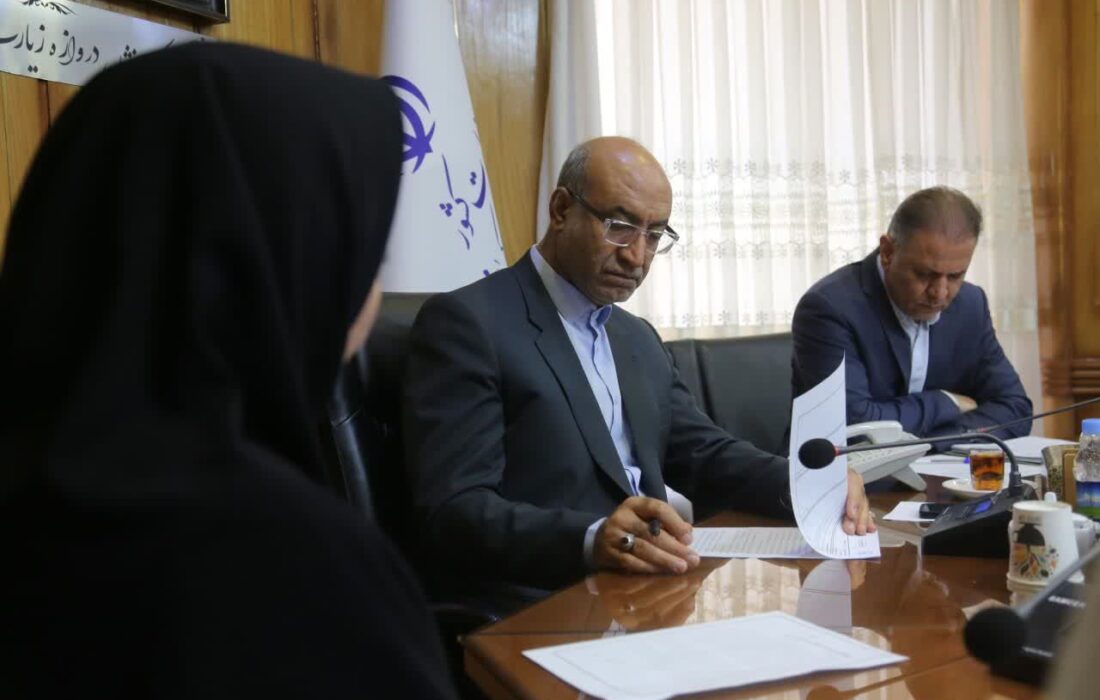 استاندار کرمانشاه: موانع صدور مجوز و پرداخت تسهیلات مردم را پیگیری میکنیم